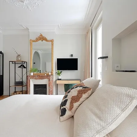 Quartier Champs Elysees 2 Free Netflix パリ