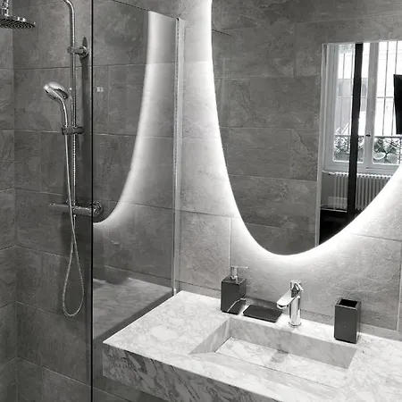 Quartier Champs Elysees 2 Free Netflix